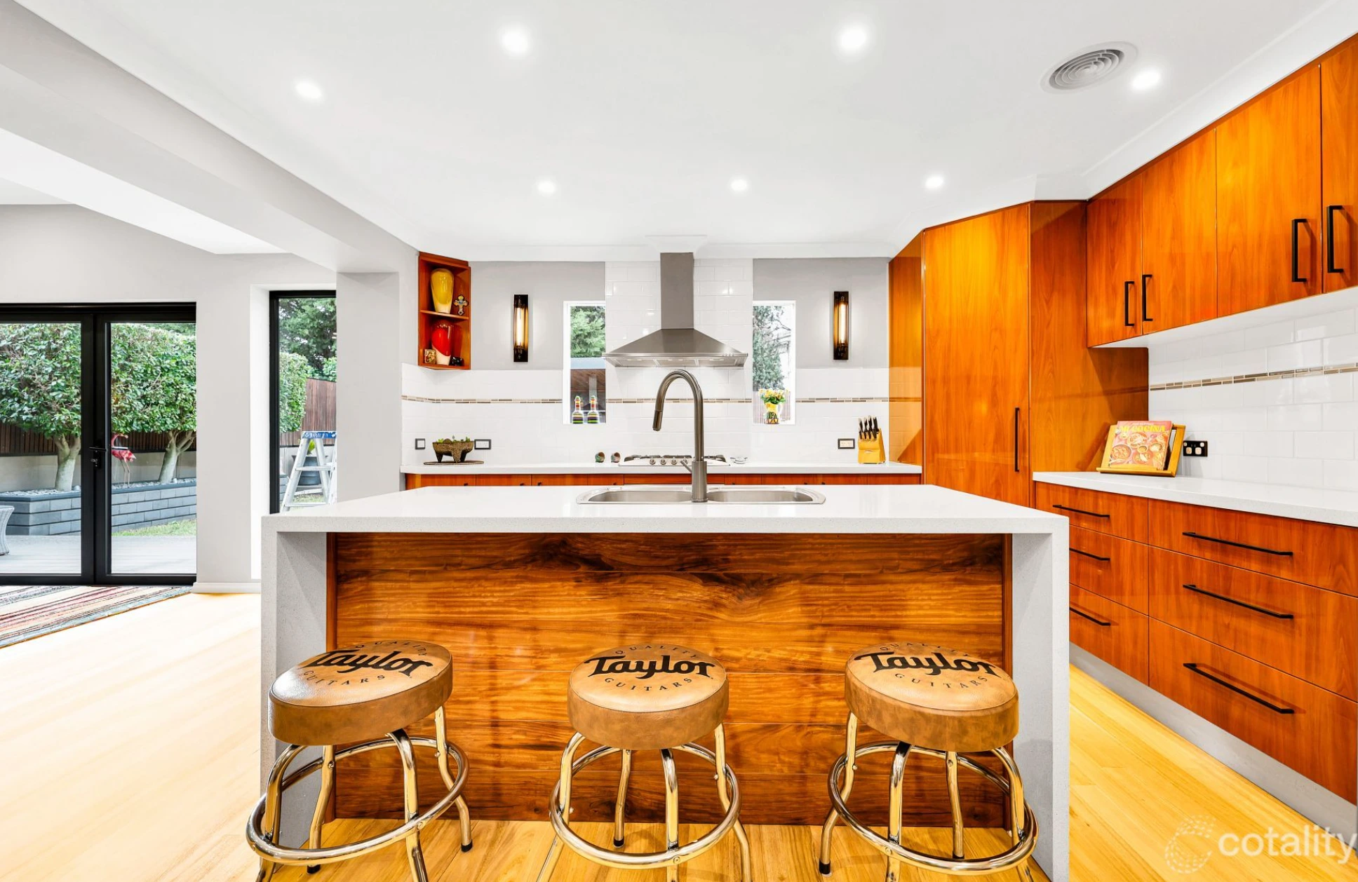 Contemporary kitchen in renovated Mansfield home secured pre-auction in Brisbane's competitive market