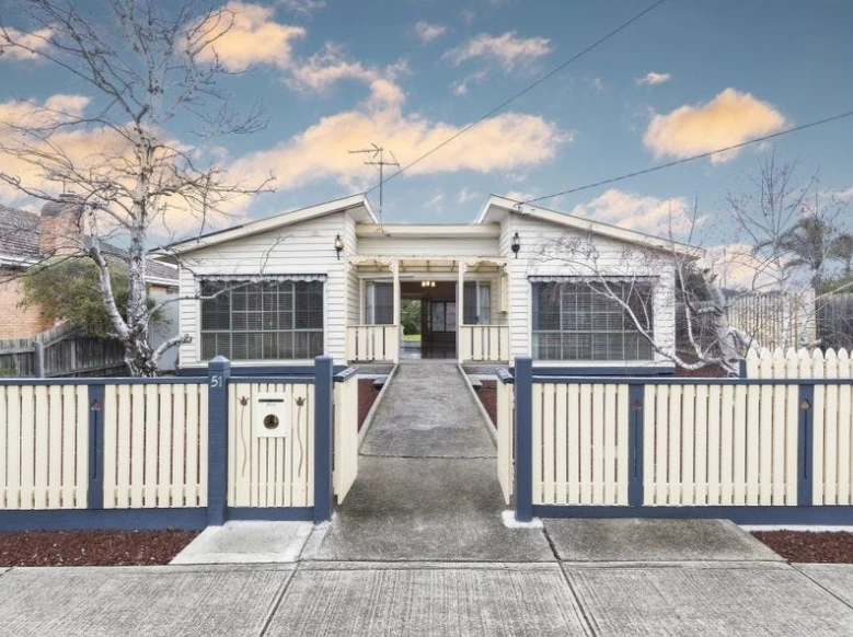 Off-market property purchase in St Albans featuring a character home with subdivision potential and renovation upside.